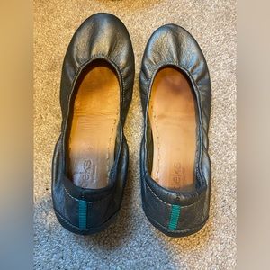 GUC Metallic Pewter Tieks size 9